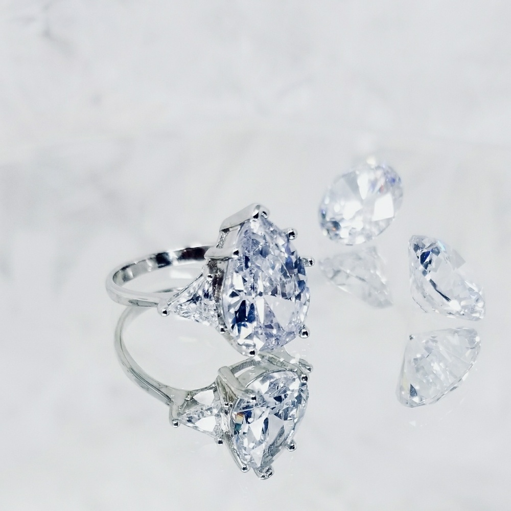 💍7CT PEAR DIAMOND & 1CT TRILLIONS SIDES💍5,6,7,8 - Picture 3 of 8